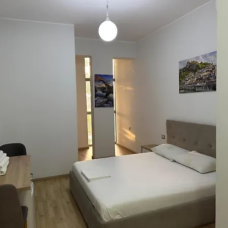 Aulona Hotel 3*